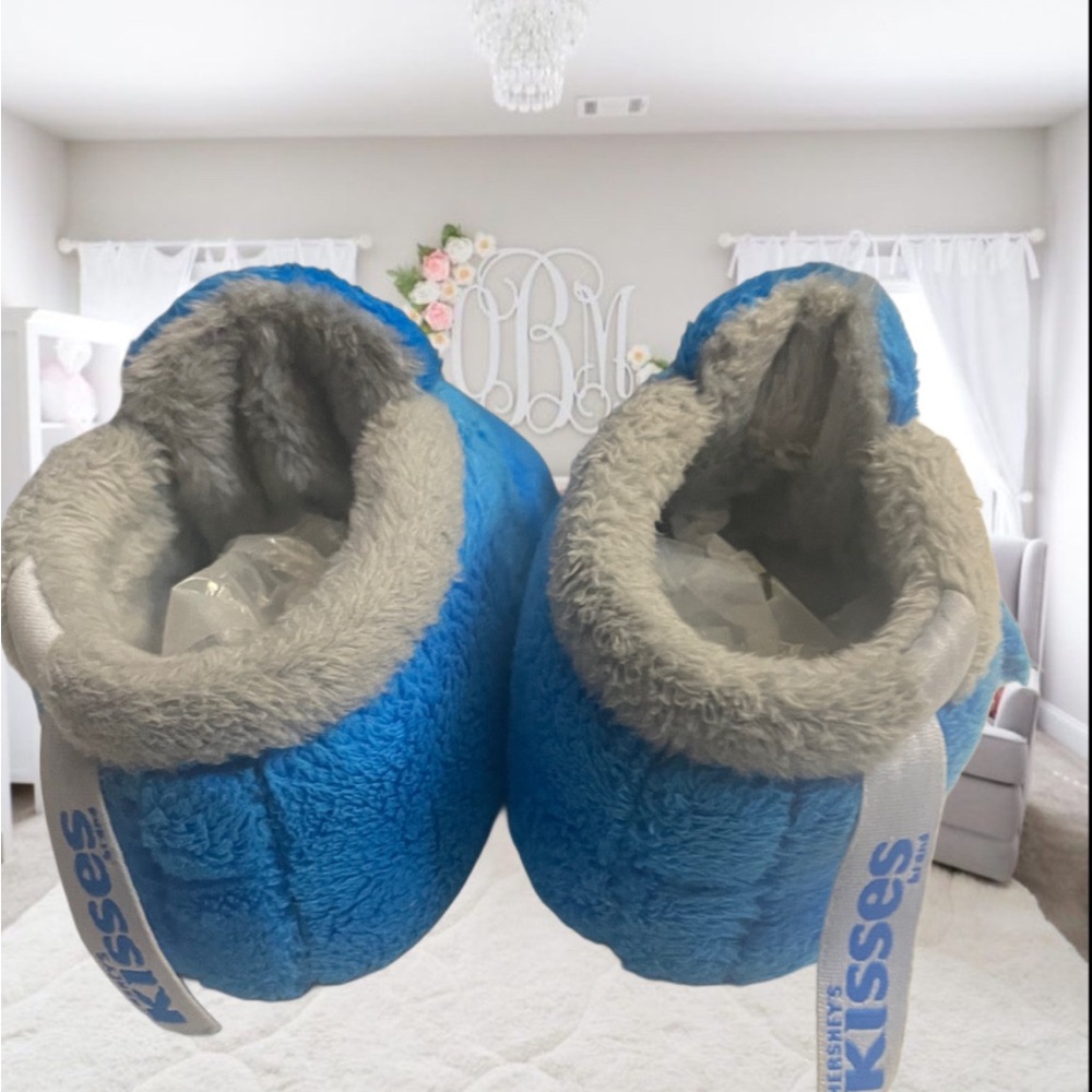UGG Kisses Bixbee Faux Fur Booties - Baby COLOR: Blue  Size : 04/05 - Picture 5 of 6